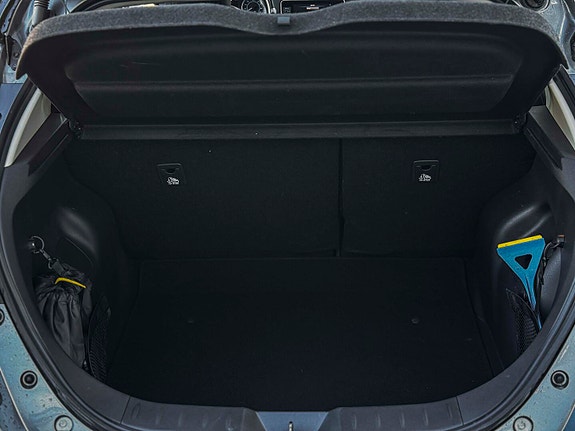 Nissan Leaf 19 of 19