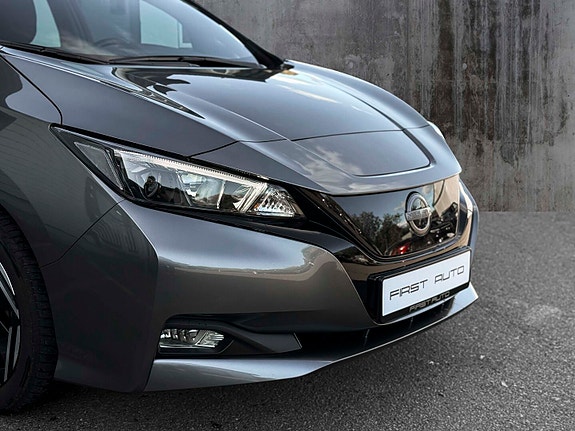 Nissan Leaf 2 of 19