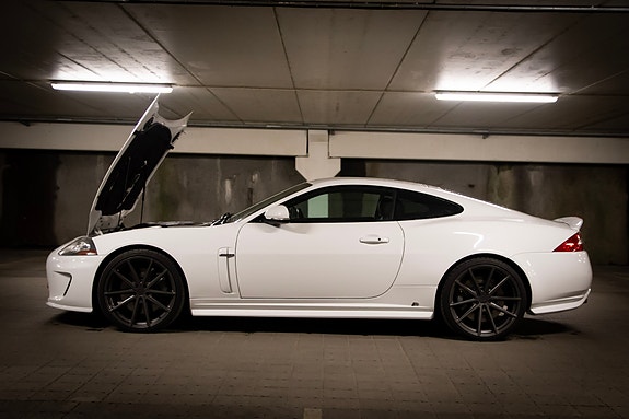 Jaguar XKR 12 of 28