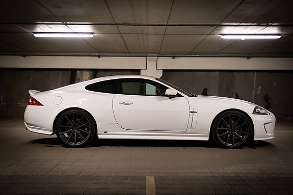 Jaguar XKR 8 of 28