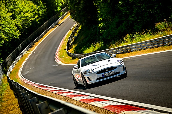Jaguar XKR 2 of 28