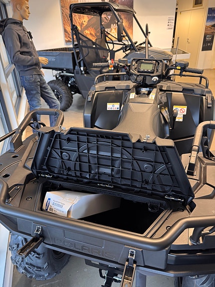 Polaris SPORTSMAN 570 EPS BLACK EDITION 5 of 6