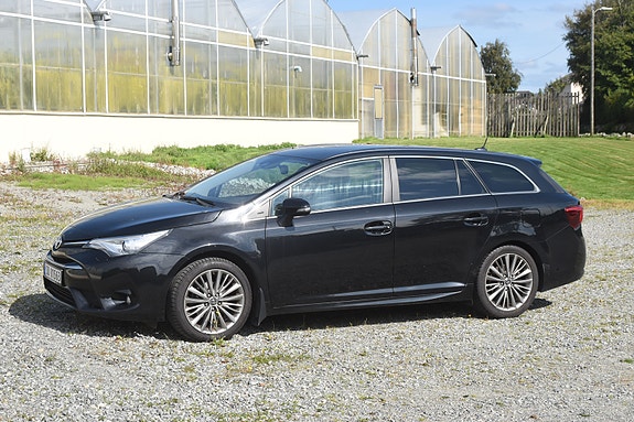 Toyota Avensis 2 of 22
