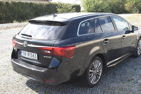 Toyota Avensis 4 of 22