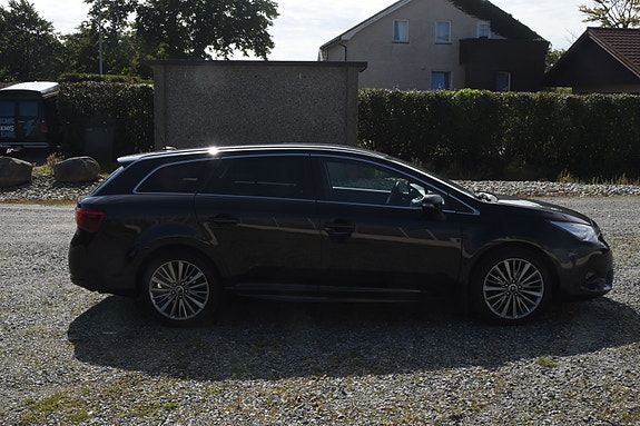 Toyota Avensis 7 of 22