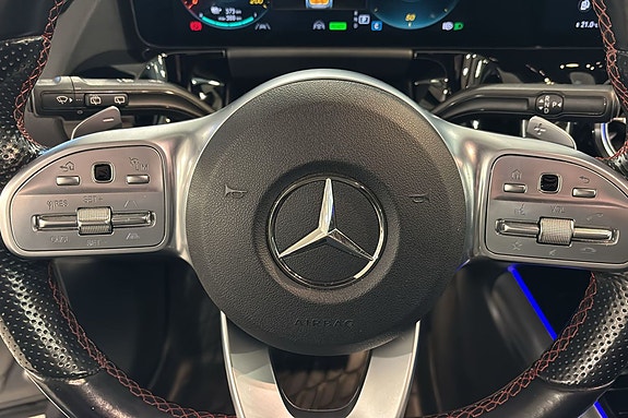 Mercedes-Benz EQA300 13 of 24