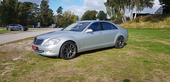 Mercedes-Benz S550 4 of 12