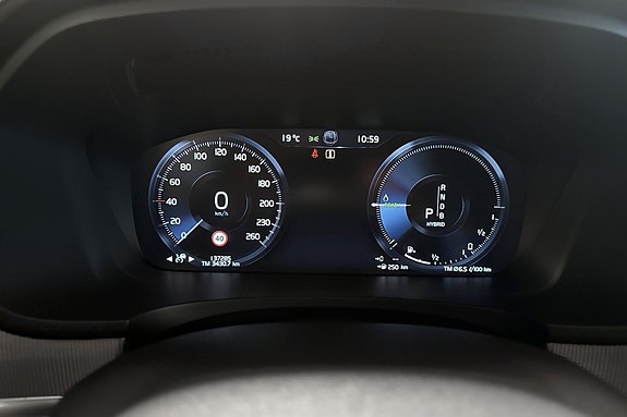Volvo V90 13 of 30