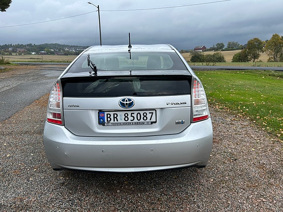 Toyota Prius 3 of 20