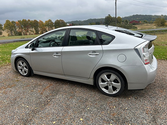 Toyota Prius 4 of 20