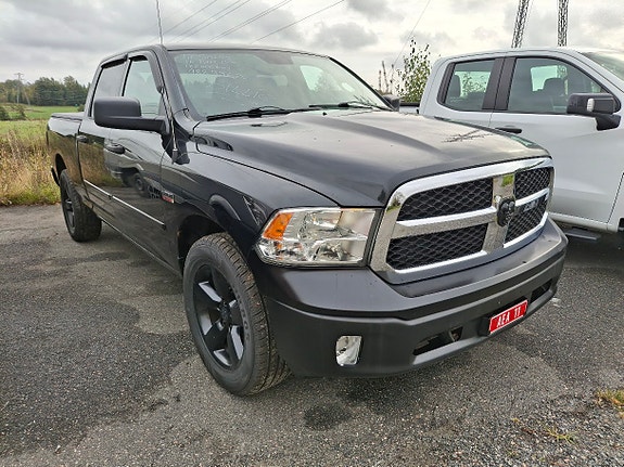 Dodge RAM 1500 2 of 13