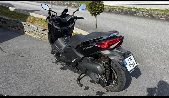Yamaha X-Max 250 4 of 12