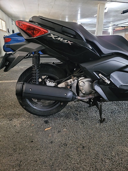 Yamaha X-Max 250 3 of 12