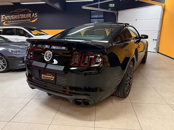 Ford Mustang 6 of 30