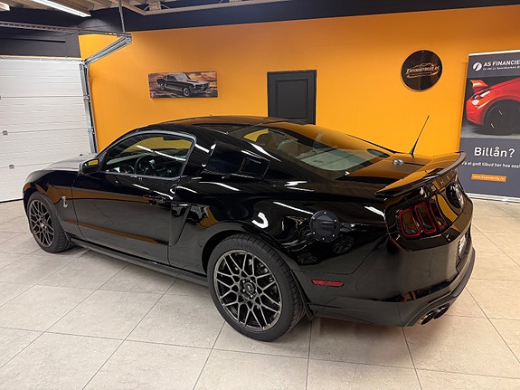 Ford Mustang 3 of 30