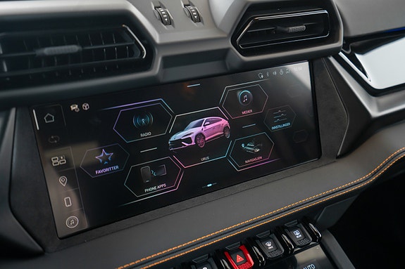 Lamborghini Urus 28 of 30