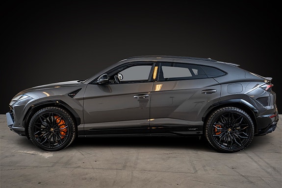 Lamborghini Urus 6 of 30