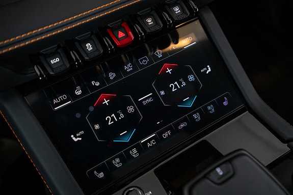 Lamborghini Urus 26 of 30