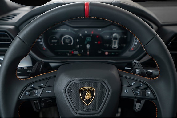 Lamborghini Urus 21 of 30