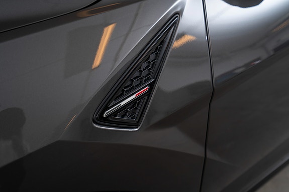 Lamborghini Urus 5 of 30