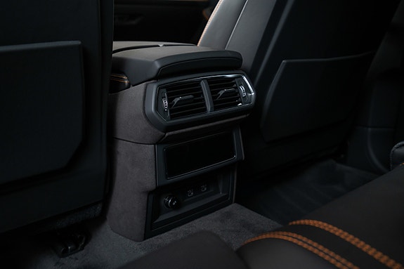 Lamborghini Urus 15 of 30