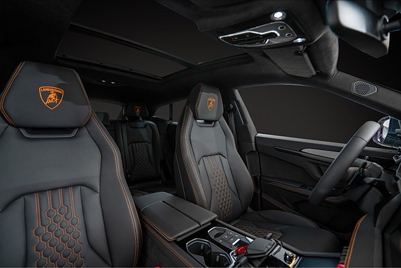 Lamborghini Urus 12 of 30