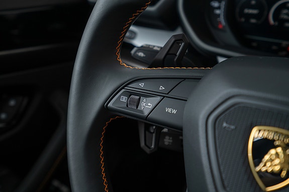 Lamborghini Urus 22 of 30