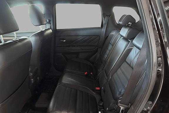 Mitsubishi Outlander 12 of 26