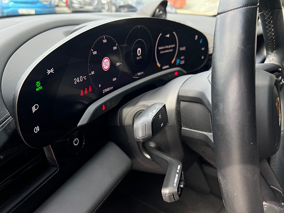 Porsche Taycan Turbo 24 of 30