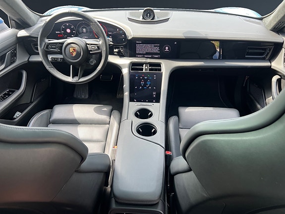 Porsche Taycan Turbo 11 of 30