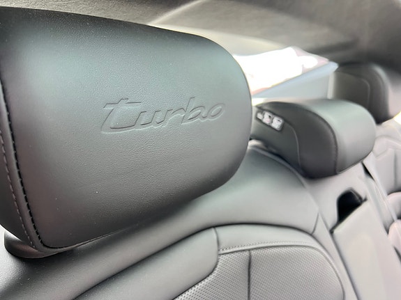 Porsche Taycan Turbo 27 of 30