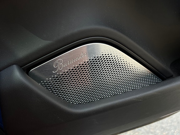Porsche Taycan Turbo 28 of 30