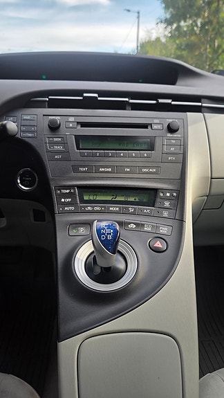 Toyota Prius 11 of 20