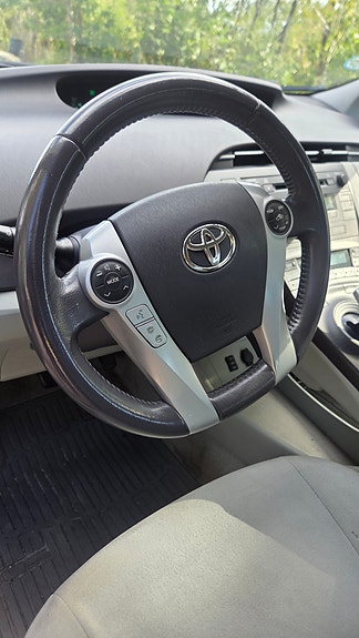 Toyota Prius 10 of 20