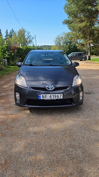 Toyota Prius 3 of 20