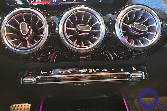 Mercedes-Benz EQA300 19 of 26