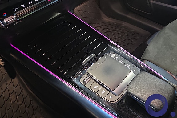Mercedes-Benz EQA300 20 of 26