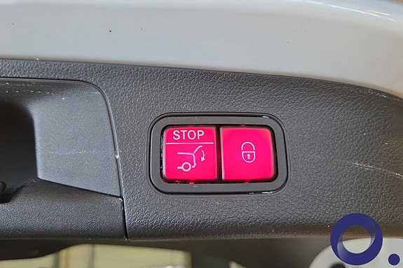 Mercedes-Benz EQA300 25 of 26