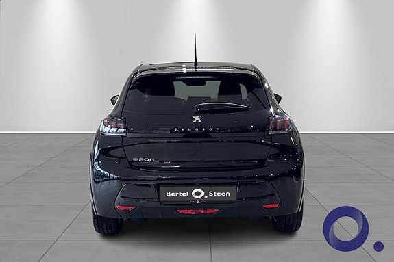 Peugeot e-208 4 of 17