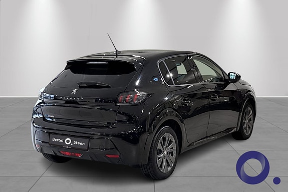 Peugeot e-208 6 of 17