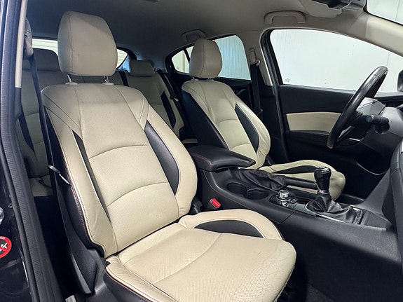 Mazda 3 25 of 27