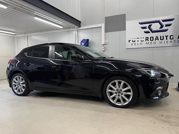 Mazda 3 2 of 27