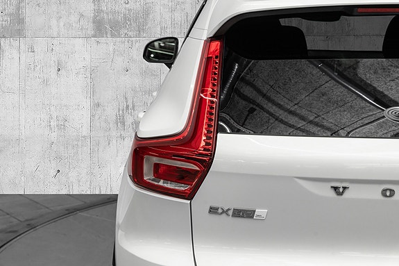 Volvo EX40 8 of 29