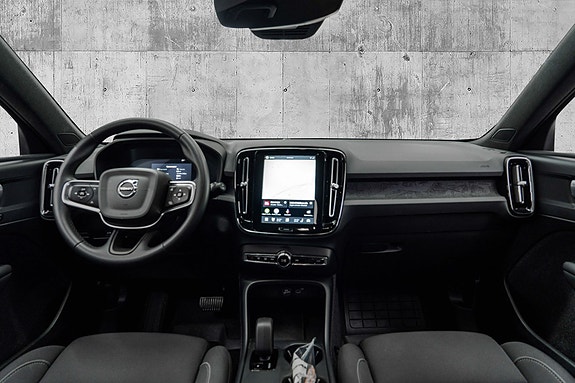 Volvo EX40 21 of 29