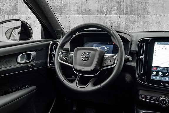 Volvo EX40 22 of 29