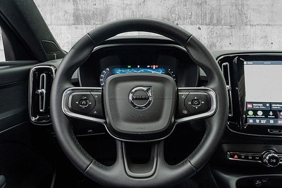 Volvo EX40 10 of 29