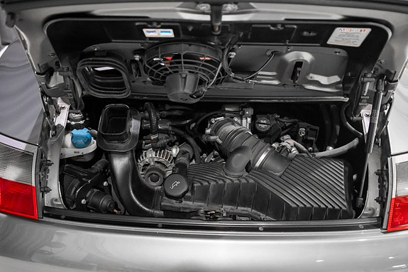 Porsche 911 18 of 30