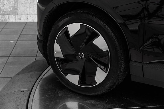 Volvo EX30 9 of 29