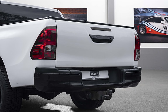 Toyota HiLux 26 of 30