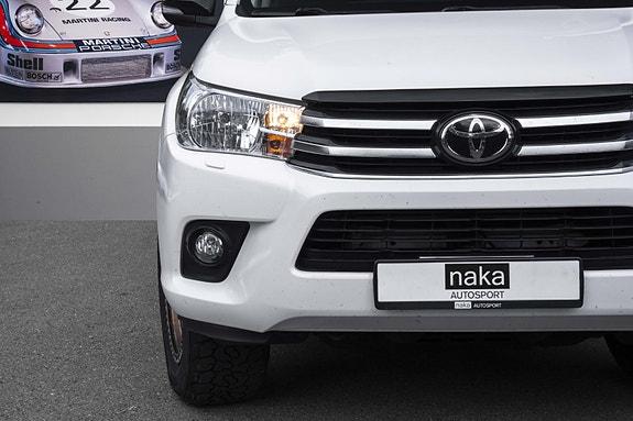 Toyota HiLux 5 of 30